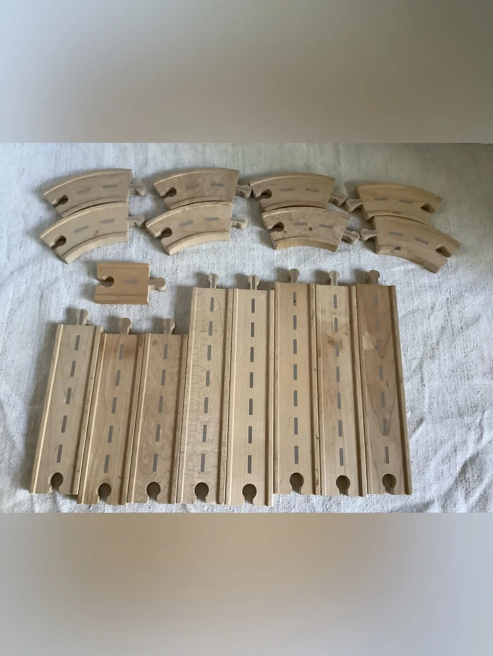 Hard to find Vintage 17 pc set of Thomas Wooden Railway Track